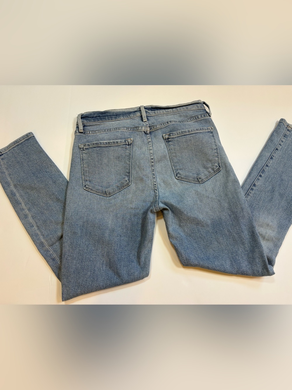 Frame Denim Le Skinny de Jeanne Crop | Light Wash | Size 28 - Picture 3 of 5